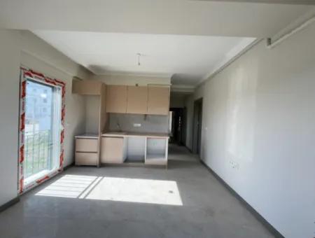 Çolakibrahimbey Mahallesi Luwi Çarşı Yakınında, 75M², 2+1 Geniş Ve Modern Daireler!
