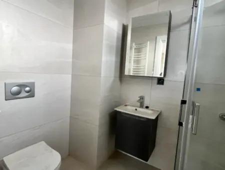 Seferihisar Camikebir Mahallesinde Bahçeli, Havuzlu Ve Güvenlikli Sitede 3+1 Ara Kat Ferah Daire!