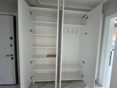 Seferihisar Camikebir Mahallesinde Bahçeli, Havuzlu Ve Güvenlikli Sitede 3+1 Ara Kat Ferah Daire!