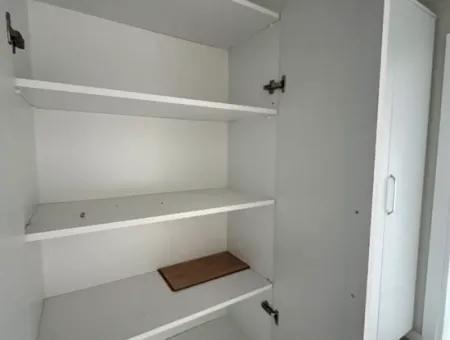 Seferihisar Camikebir Mahallesinde Bahçeli, Havuzlu Ve Güvenlikli Sitede 3+1 Ara Kat Ferah Daire!