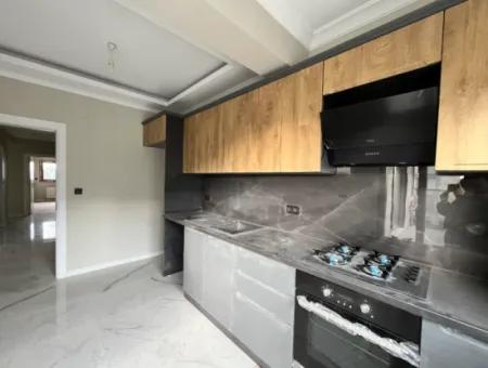 Seferihisar Camikebir Mahallesinde Bahçeli, Havuzlu Ve Güvenlikli Sitede 3+1 Ara Kat Ferah Daire!