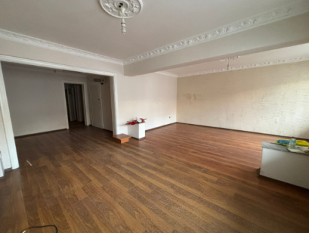 Alsancak Kıbrıs Şehitleri Yakını 3+1 125M2  1.Kat Kiralık Büro/Ofis /Işyeri