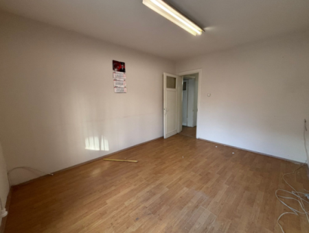 Alsancak Kıbrıs Şehitleri Yakını 3+1 125M2  1.Kat Kiralık Büro/Ofis /Işyeri