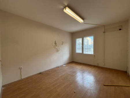 Alsancak Kıbrıs Şehitleri Yakını 3+1 125M2  1.Kat Kiralık Büro/Ofis /Işyeri