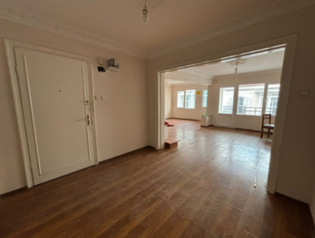 Alsancak Kıbrıs Şehitleri Yakını 3+1 125M2  1.Kat Kiralık Büro/Ofis /Işyeri