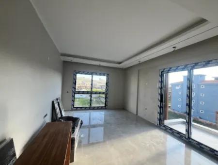 Seferihisar Çolakibrahimbey Mahallesi'nde Havuzlu Site İçerisinde, Luwi Çarşı'ya Yakın Sıfır 2+1 Daireler! 
