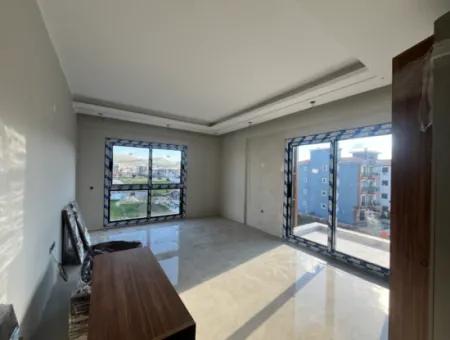Seferihisar Çolakibrahimbey Mahallesi'nde Havuzlu Site İçerisinde, Luwi Çarşı'ya Yakın Sıfır 2+1 Daireler! 