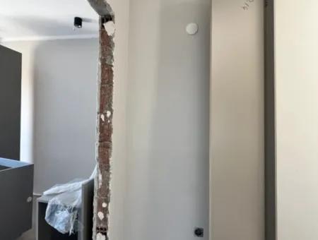 Seferihisar Çolakibrahimbey Mahallesi'nde Havuzlu Site İçerisinde, Luwi Çarşı'ya Yakın Sıfır 2+1 Daireler! 