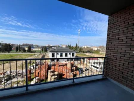 Seferihisar Çolakibrahimbey’de 120 M² Geniş 2+1 Satılık Daire