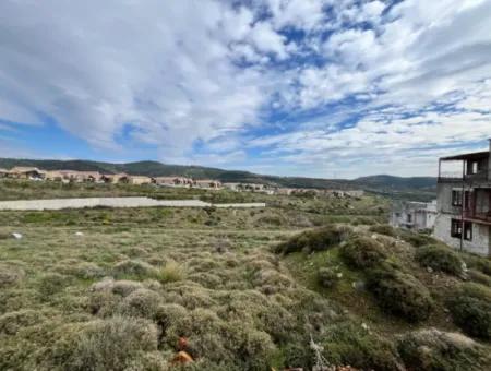 Seferihisar Devlet Hastanesi Yakınında, 300 M² Dubleks İmarlı Satılık Arsa!