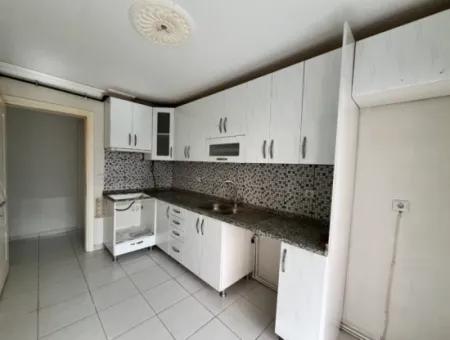 Seferihisar Camikebir Mahallesi’nde, Gözsüzler Bölgesinde, Havuzlu Site İçerisinde 3+1 Satılık Daire