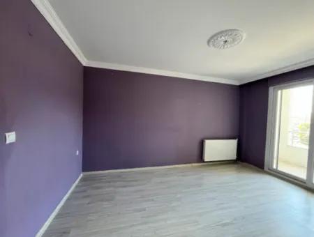 Seferihisar Camikebir Mahallesi’nde, Gözsüzler Bölgesinde, Havuzlu Site İçerisinde 3+1 Satılık Daire
