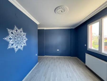 Seferihisar Camikebir Mahallesi’nde, Gözsüzler Bölgesinde, Havuzlu Site İçerisinde 3+1 Satılık Daire