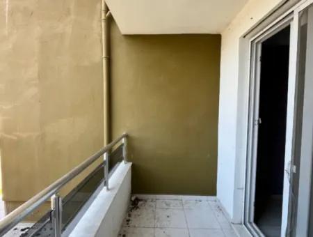 Seferihisar Camikebir Mahallesi’nde, Gözsüzler Bölgesinde, Havuzlu Site İçerisinde 3+1 Satılık Daire