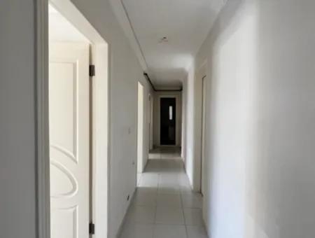 Seferihisar Camikebir Mahallesi’nde, Gözsüzler Bölgesinde, Havuzlu Site İçerisinde 3+1 Satılık Daire