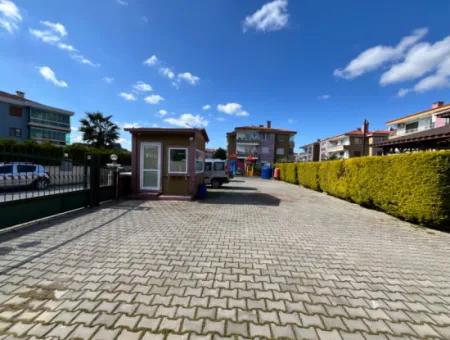 Seferihisar Camikebir Mahallesi’nde, Gözsüzler Bölgesinde, Havuzlu Site İçerisinde 3+1 Satılık Daire