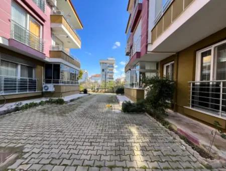 Seferihisar Camikebir Mahallesi’nde, Gözsüzler Bölgesinde, Havuzlu Site İçerisinde 3+1 Satılık Daire