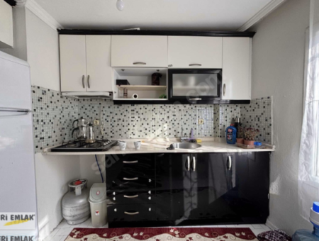 Alsancak   Zeynel Ergin Sokak   2+1 70M2 Tadilatlı Uygun Fiyatlı Satılık Daire!