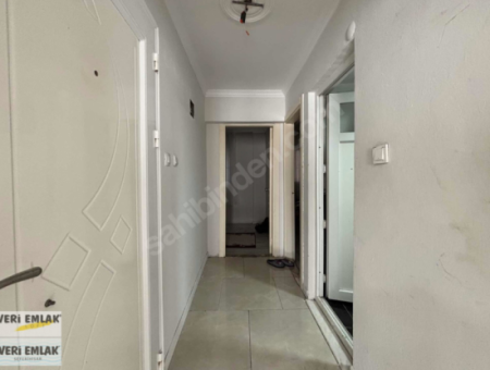 Alsancak   Zeynel Ergin Sokak   2+1 70M2 Tadilatlı Uygun Fiyatlı Satılık Daire!
