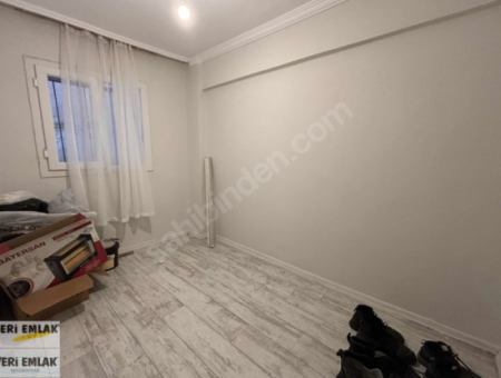 Alsancak   Zeynel Ergin Sokak   2+1 70M2 Tadilatlı Uygun Fiyatlı Satılık Daire!