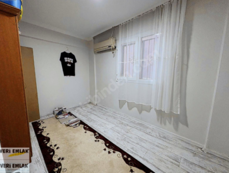 Alsancak   Zeynel Ergin Sokak   2+1 70M2 Tadilatlı Uygun Fiyatlı Satılık Daire!