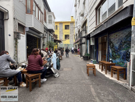 Alsancak   Zeynel Ergin Sokak   2+1 70M2 Tadilatlı Uygun Fiyatlı Satılık Daire!