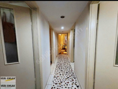Alsancak   Talatpaşa Yakını    Mahmut Esatta   1.5+1 65M2   Tadilatlı,Masrafsız Yüksek Girişli Satılık Daire!