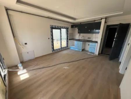 Seferihisar Camiikebir Mahallesi'nde Sıfır 1+1 Daire