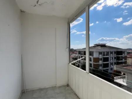 Seferihisar İzmir Caddesi Üzerinde Geniş Ve Ferah 3+1 Daire