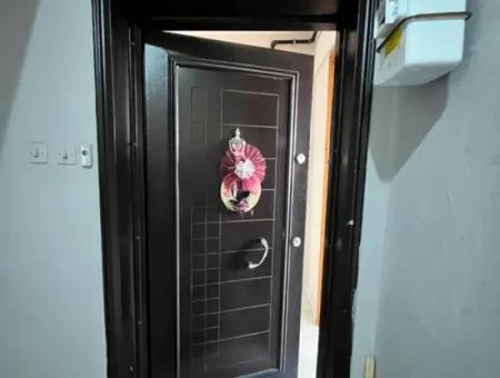 Seferihisar İzmir Caddesi Üzerinde Geniş Ve Ferah 3+1 Daire