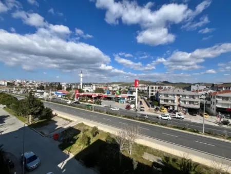 Seferihisar İzmir Caddesi Üzerinde Geniş Ve Ferah 3+1 Daire