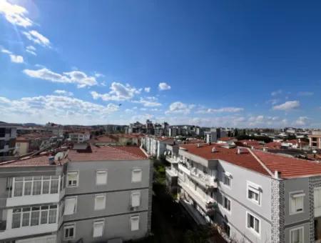 Seferihisar İzmir Caddesi Üzerinde Geniş Ve Ferah 3+1 Daire