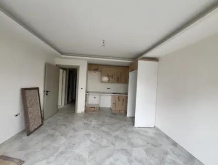 Seferihisar Merkez’de Konforlu Ve Modern 1+1 Daire