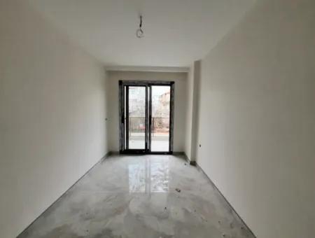 Seferihisar Merkez’de Konforlu Ve Modern 1+1 Daire