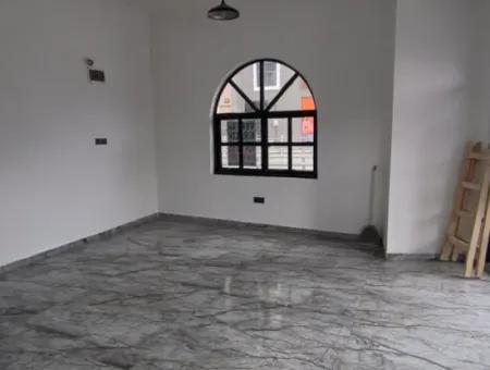Alsancak Gazi Hastanesi Yakını Üç Cepheli Köşe Masrafsız Dükkan