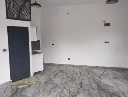 Alsancak Gazi Hastanesi Yakını Üç Cepheli Köşe Masrafsız Dükkan