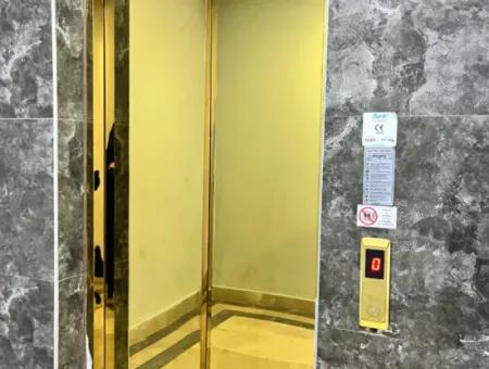 Veri'den Belediye Karşısı 2+1,Teraslı Çift Banyolu,Sıfır Daire!