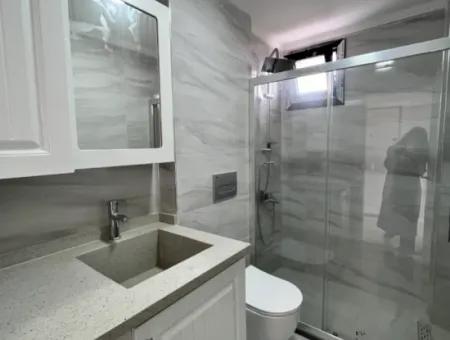 Seferihisar Camikebir Mahallesi'nde, Gözsüzler Caddesi Üzerinde, Köşe Konumlu, Sıfır Kiralık Daire