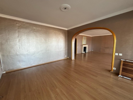 Güzelyalı   Göztepede   4+1 200M2 Deniz Manzaralı Kiralık Daire!