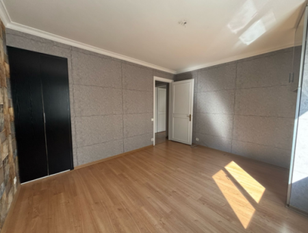 Güzelyalı   Göztepede   4+1 200M2 Deniz Manzaralı Kiralık Daire!