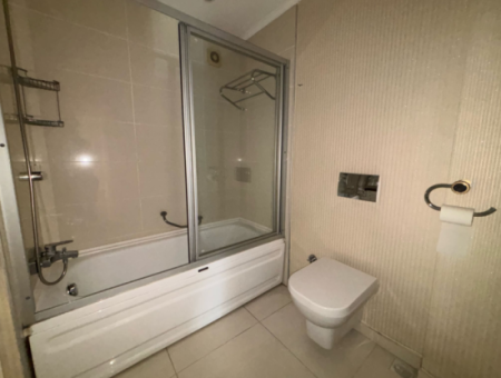 Güzelyalı   Göztepede   4+1 200M2 Deniz Manzaralı Kiralık Daire!