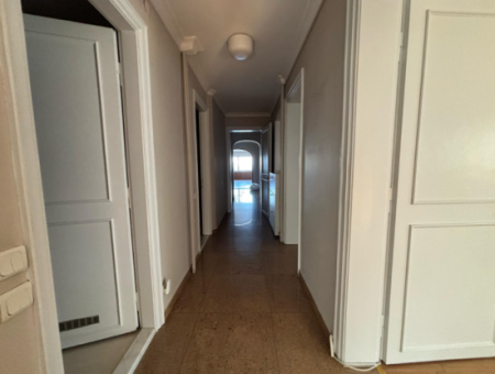 Güzelyalı   Göztepede   4+1 200M2 Deniz Manzaralı Kiralık Daire!