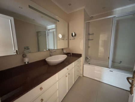 Güzelyalı   Göztepede   4+1 200M2 Deniz Manzaralı Kiralık Daire!
