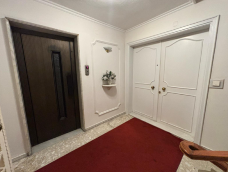 Güzelyalı   Göztepede   4+1 200M2 Deniz Manzaralı Kiralık Daire!