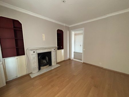 Güzelyalı   Göztepede   4+1 200M2 Deniz Manzaralı Kiralık Daire!