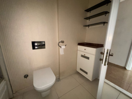 Güzelyalı   Göztepede   4+1 200M2 Deniz Manzaralı Kiralık Daire!