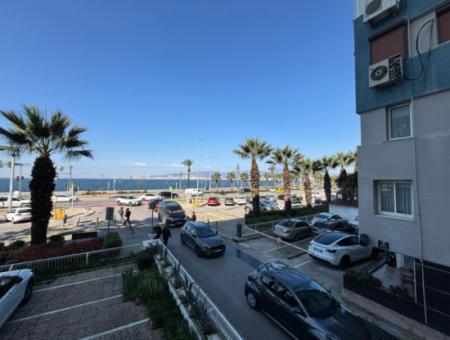 Güzelyalı   Göztepede   4+1 200M2 Deniz Manzaralı Kiralık Daire!