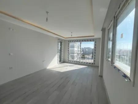 Seferihisar Gözsüzler Caddesi Üzerinde, Ferah Ve Konforlu Sıfır 2+1 Daire