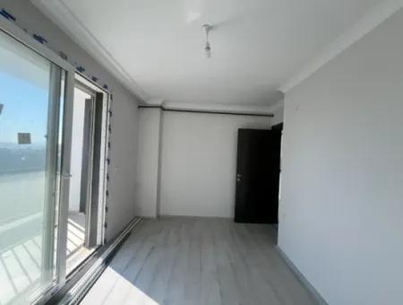 Seferihisar Gözsüzler Caddesi Üzerinde, Ferah Ve Konforlu Sıfır 2+1 Daire