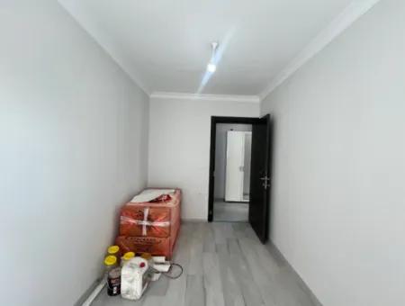 Seferihisar Gözsüzler Caddesi Üzerinde, Ferah Ve Konforlu Sıfır 2+1 Daire